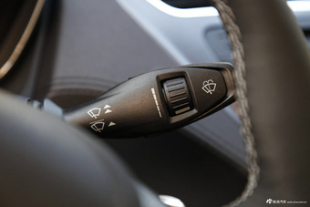 2015款福睿斯1.5L自动时尚型