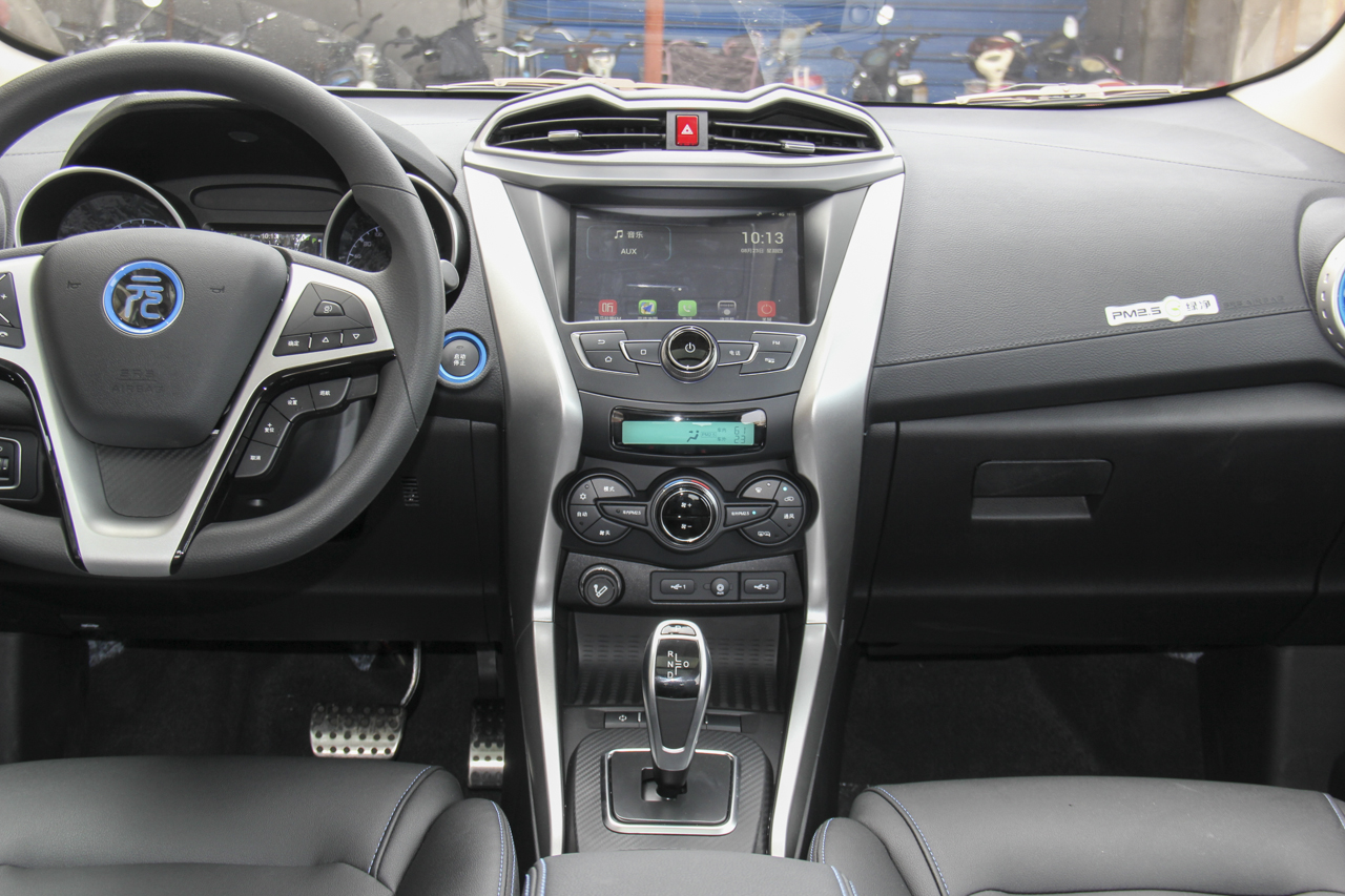 2018款比亚迪元EV360 智联炫酷型