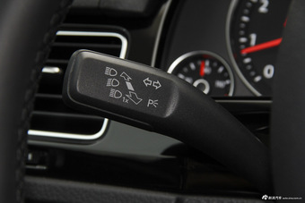 2017款途锐3.0T自动行政版 