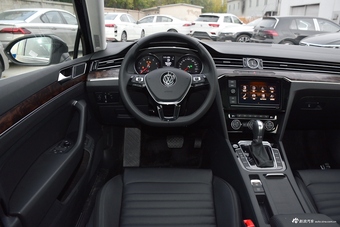 2019款迈腾2.0T自动330TSI DSG豪华型