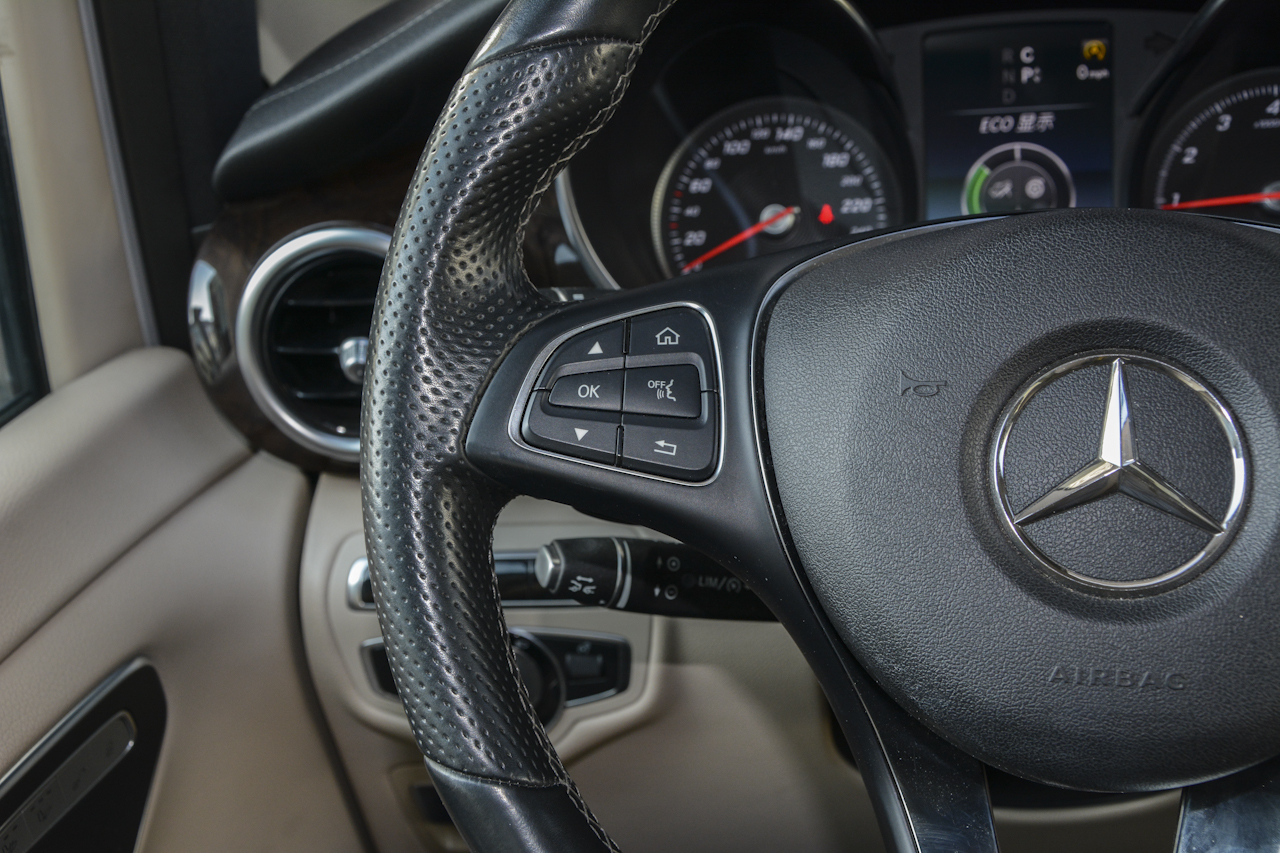 2017款奔驰V级 V 260 尊贵版