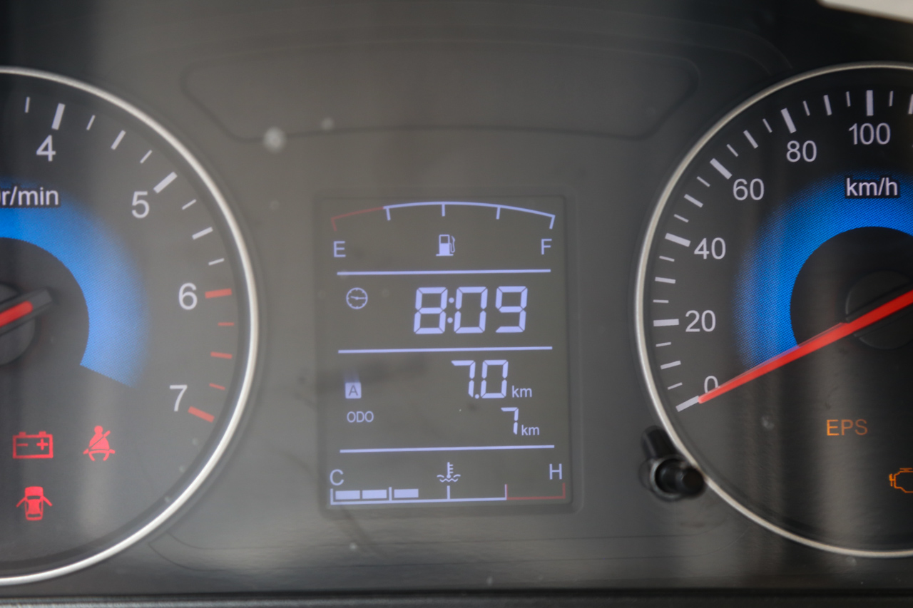 2016款风光370 1.5L手动标准型7座 摩卡棕