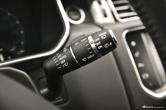 2016款揽胜3.0自动V6 SC Vogue