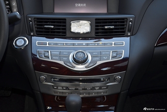2019款英菲尼迪Q70L 2.0T自动悦享版