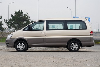 2017款菱智 M3L 2.0L 7座舒适型