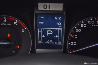 2015款五十铃D-MAX 2.5T自动两驱高通过精英款