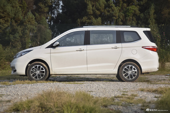 2016款长安欧尚1.5L手动豪华型