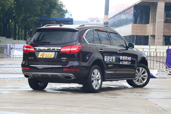 2017款哈弗H8 2.0T自动汽油四驱尊享型