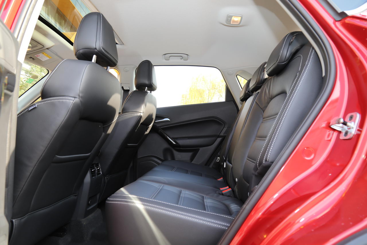 2017款锐腾2.0T 30T自动四驱旗舰版