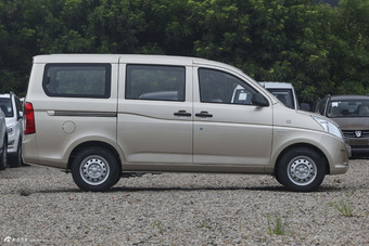 2012款五菱荣光1.5L加长标准型