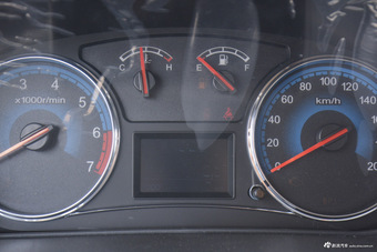 2016款风光370 1.5L手动豪华型7座