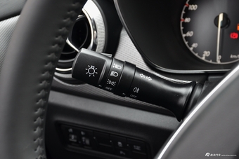 2018款北汽绅宝智行1.5T手动精英版