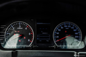 2016款 拓陆者 2.8T E5 柴油两驱精英版ISF2.8