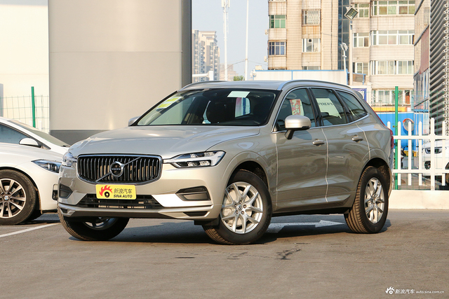 2019款沃尔沃XC60 2.0T 自动四驱T5智逸版