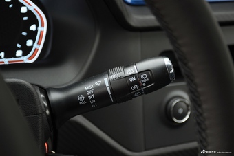 2017款瑞虎3X 1.5L手动版I 白色