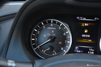 2018款英菲尼迪Q50L 2.0T自动豪华运动版