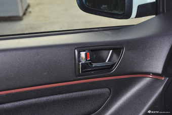 2016款昌河Q25 1.5L自动乐惠版