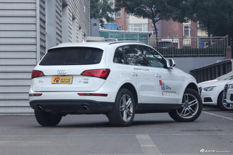 2017款奥迪Q5 2.0T自动40TFSI舒适型 