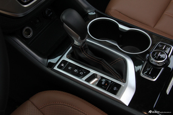 2017款长安CS95 2.0T自动四驱智驭版 