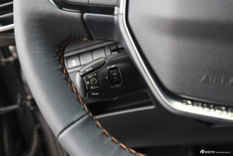 2017款标致4008 1.8T自动380THP精英版