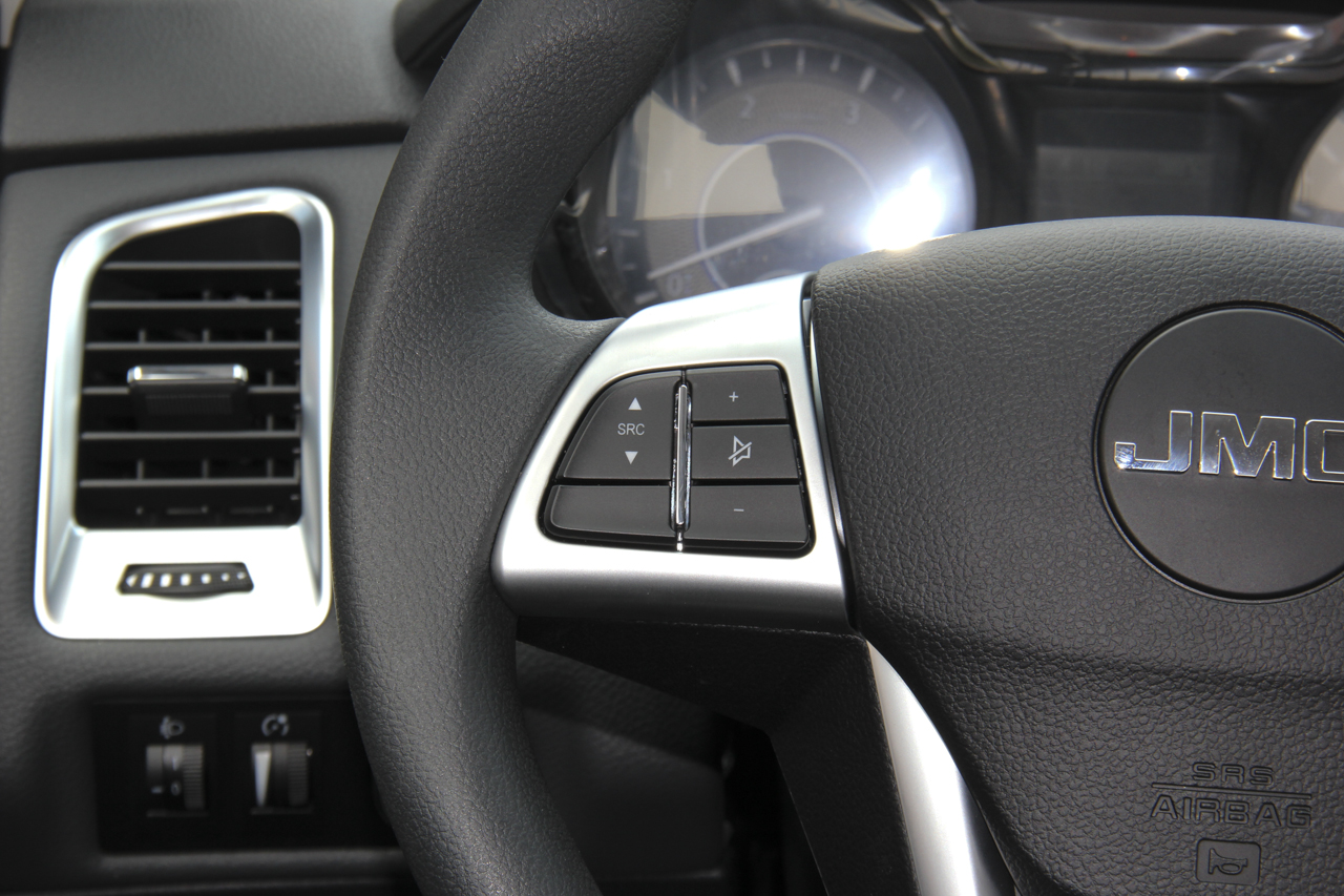 2017款域虎7 2.4T手动柴油两驱豪华版JX4D24A5L