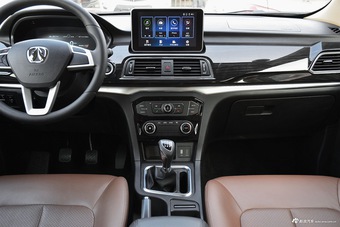 2017款北汽威旺 M50F 1.5L 手动豪华型 棕色