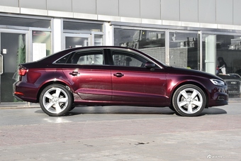 2018款奥迪A3 30周年型2.0T自动Sportback 40 TFSI风尚型