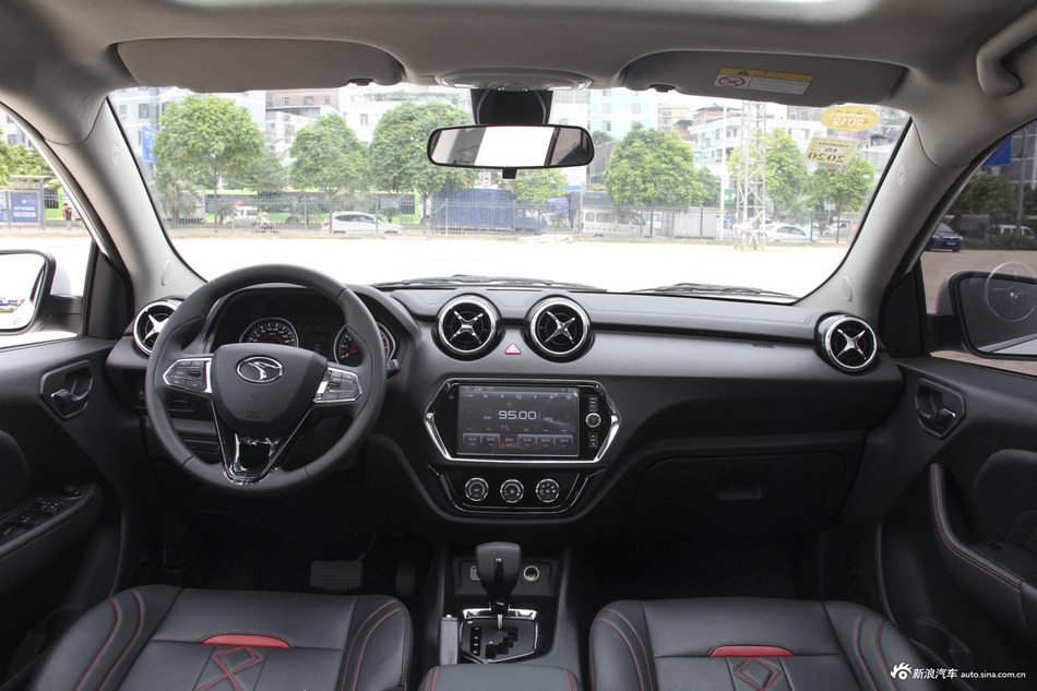 2018款东南DX3 1.5T自动旗舰型