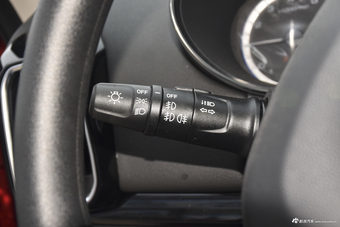 2017款风神AX4 1.6L自动潮尚型