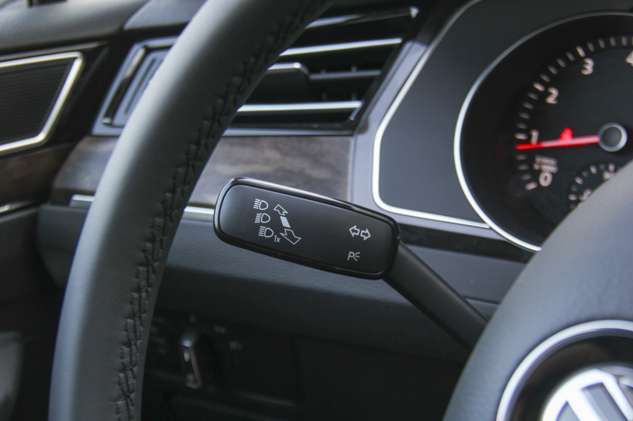 2018款迈腾改款1.8T自动330TSI DSG豪华型