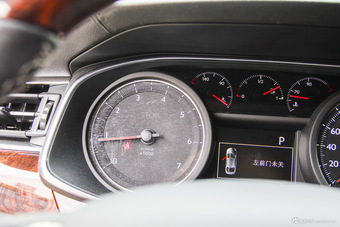 2016款东风A9 1.8T自动尊贵型