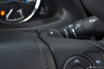 2017款卡罗拉改款双擎1.8L自动E-CVT领先版