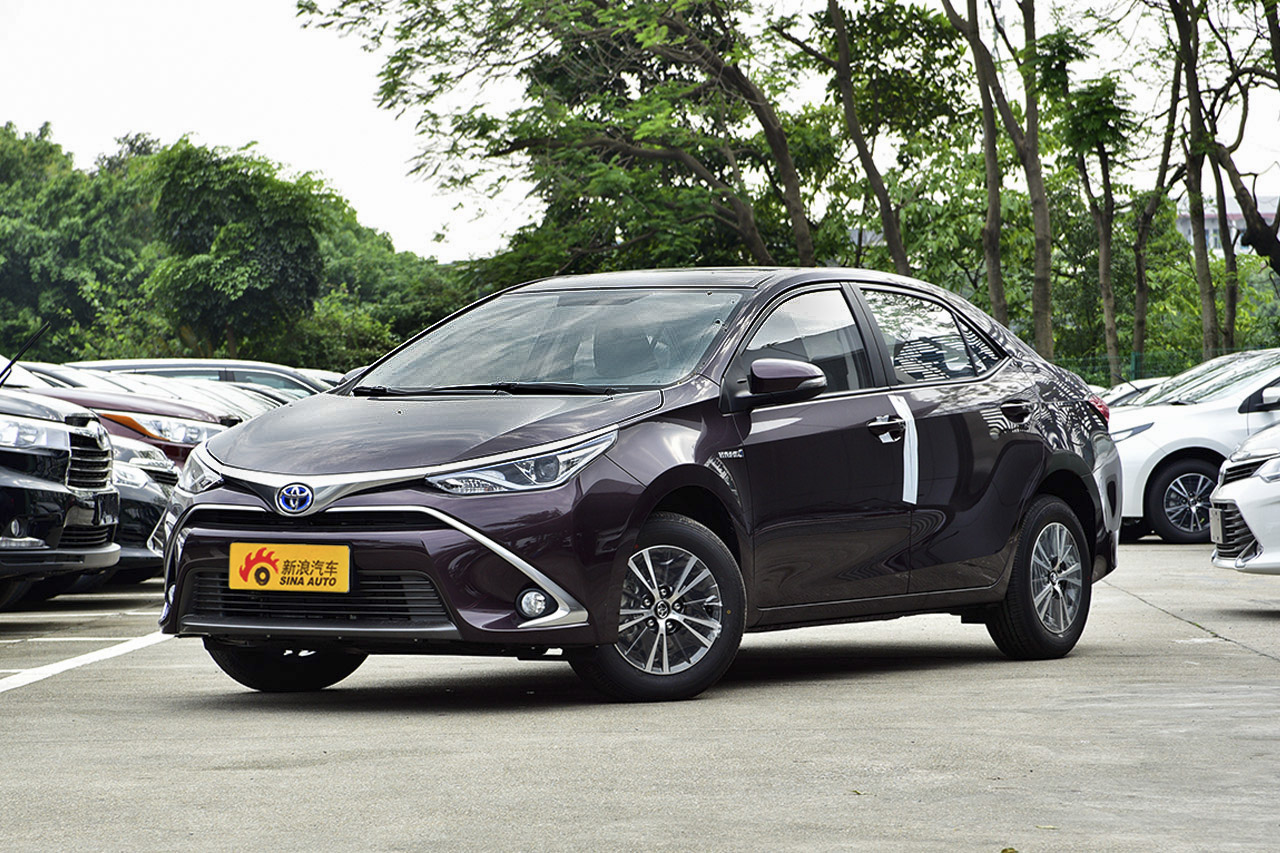 2016款雷凌双擎1.8L自动精英天窗版