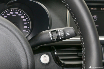 2018款起亚K5 PHEV 2.0L自动智尊版