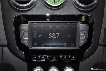 2016款北京BJ40 2.0T手动两驱尊贵版