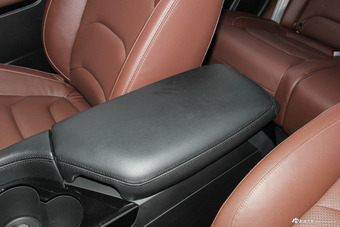 2017款宝骏560 1.5T DCT尊享型