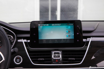 2017款宝骏560 1.5T DCT尊享型