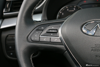 2018款英菲尼迪QX50 2.0T自动两驱时尚版