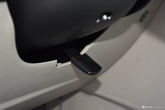 2017款福克斯三厢1.6L自动舒适型智行版