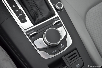 2018款奥迪A3 30周年型1.4T自动Sportback 35 TFSI进取型