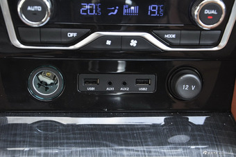 2017款众泰T600 Coupe 1.5T自动尊贵型