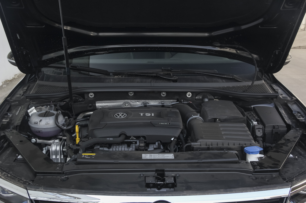 2018款迈腾2.0T自动380TSI DSG尊贵型