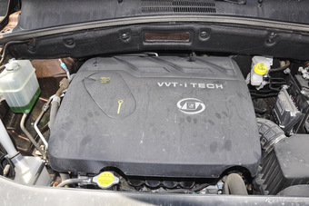 2016款 宝骏560 1.8L手动豪华型 大地棕