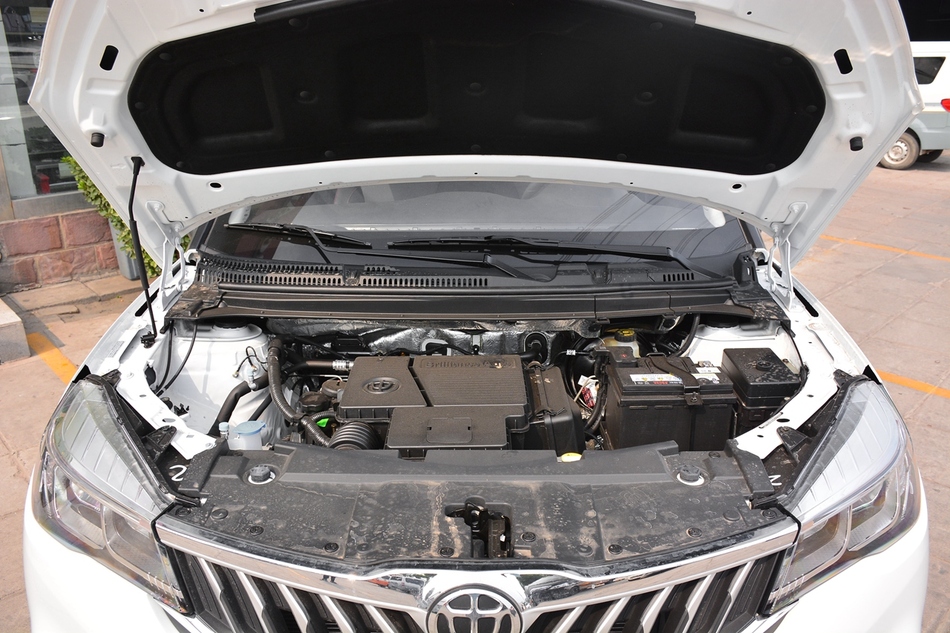 2017款中华V3 1.5L手动舒适型