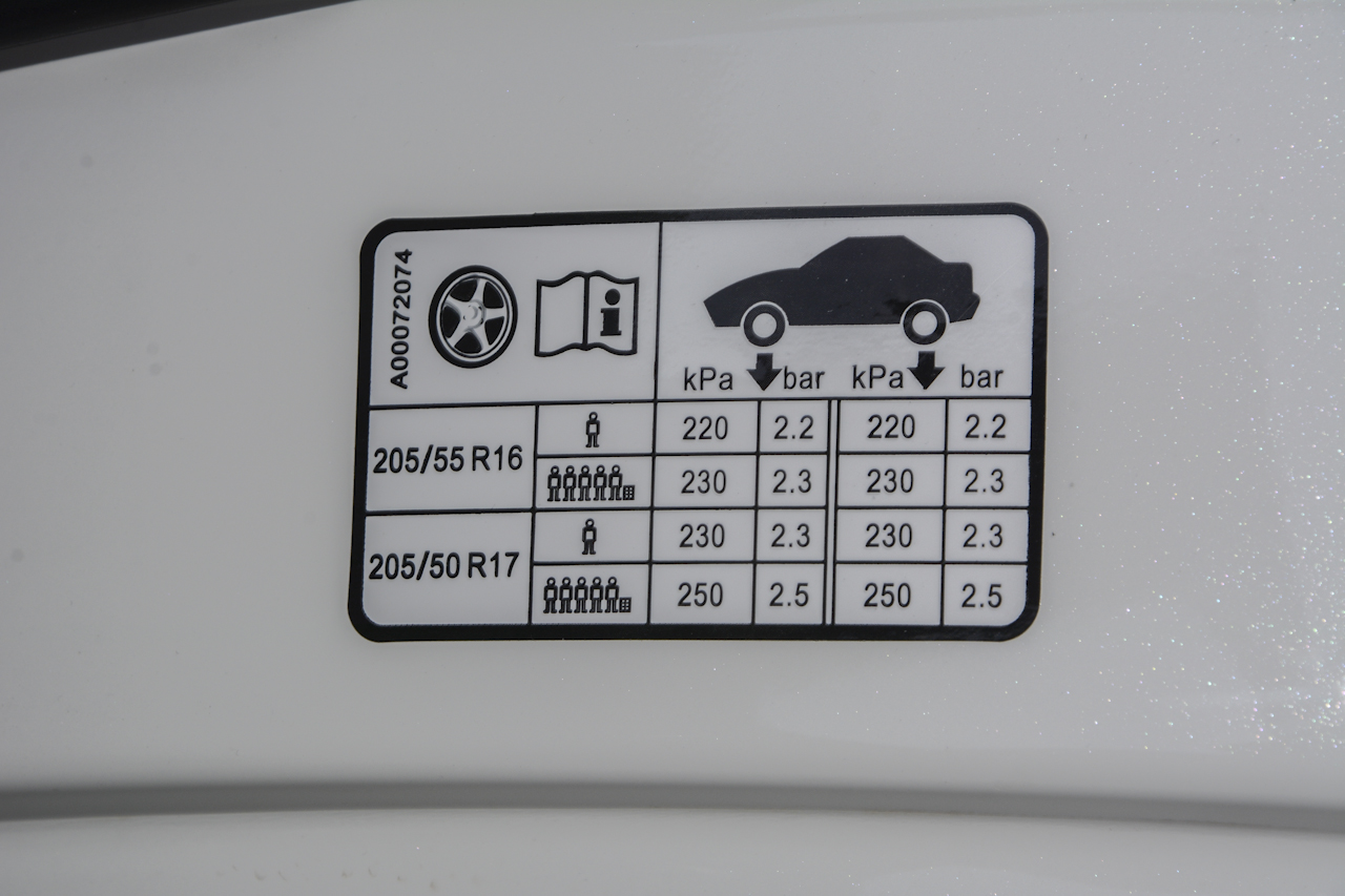 2018款北汽绅宝D50 1.5L CVT尊贵智联版 