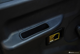 2016款BJ 212 2.0L手动方门四驱豪华型 国IV