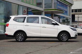 2017款宝骏730 1.8L AMT智能手动尊享型7座