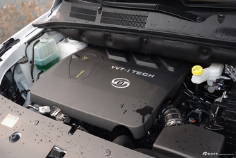 2017款宝骏730 1.8L AMT智能手动尊享型7座