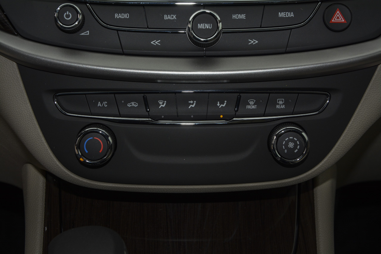 2018款威朗两厢1.5L自动领先型15S