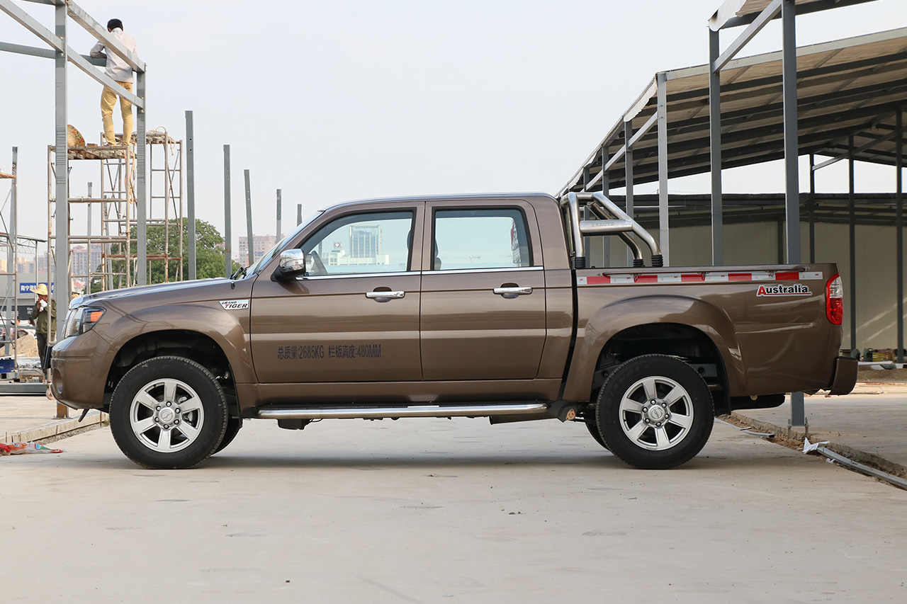 2018款中兴威虎 2.5T柴油国V两驱豪华型中双XD25T5